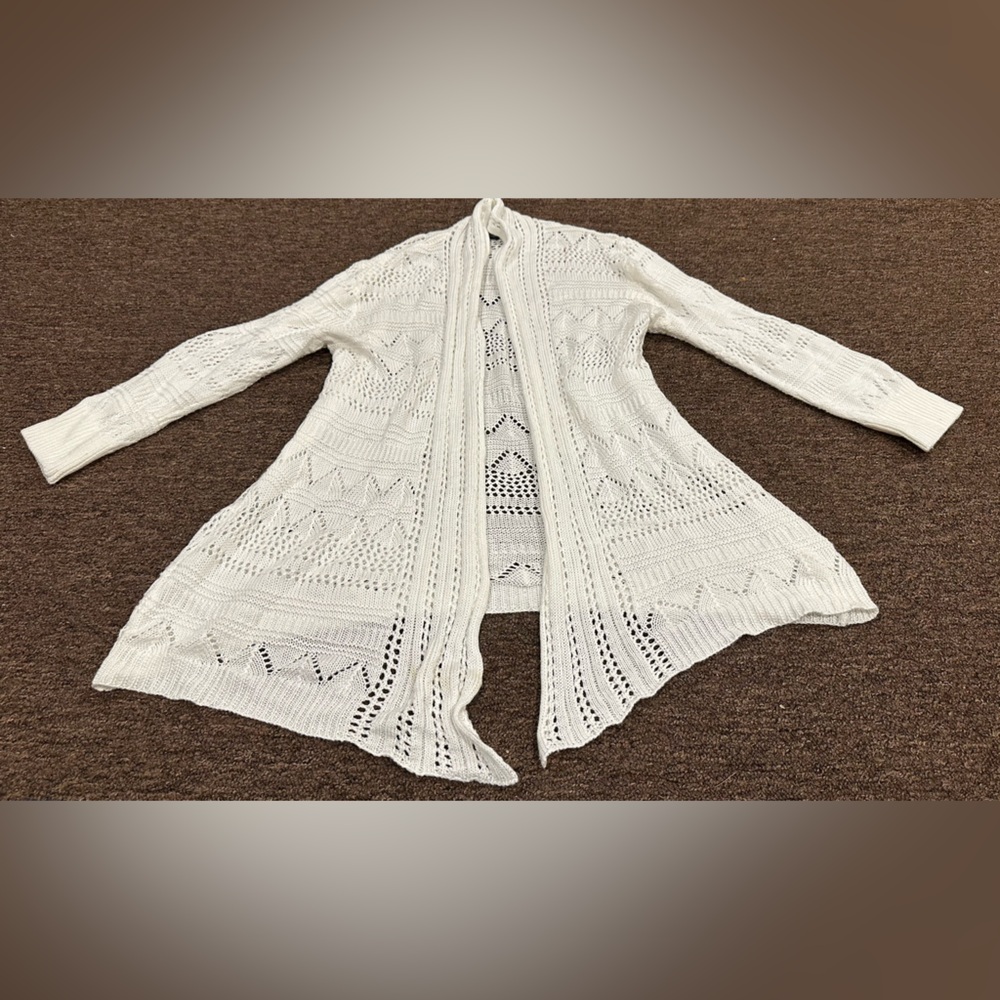 EUC Women's Elegant White Open-Front Sweater M 89th and Madison.